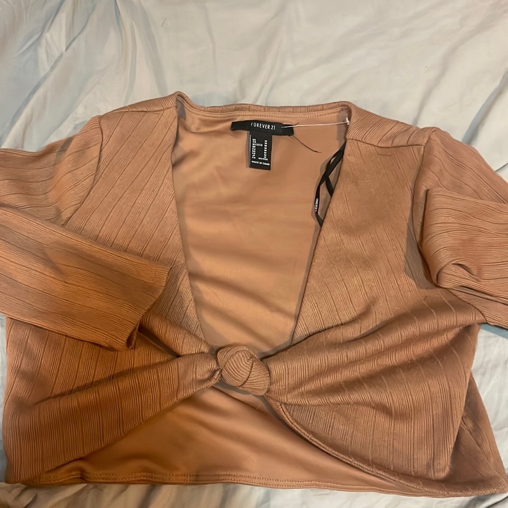 Never worn F21 long sleeve tie front crop top